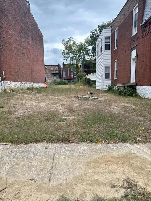 3131 Oregon Ave, Saint Louis, MO 63118