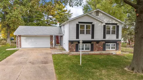 940 Millwood Dr, Saint Peters, MO 63376