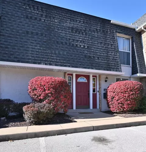 1171 Town And Four Parkway Dr #1171, Creve Coeur, MO 63141