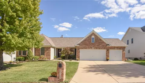 4463 Hesters Way, Weldon Spring, MO 63304