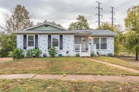 9658 Antonette Hills Dr, Saint Louis, MO 63123