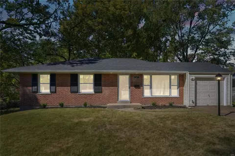 1015 Hentschel Pl, Saint Louis, MO 63135