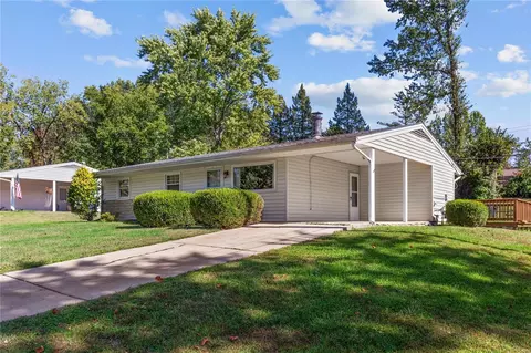 322 Spring Meadows Dr, Manchester, MO 63011 photo 2