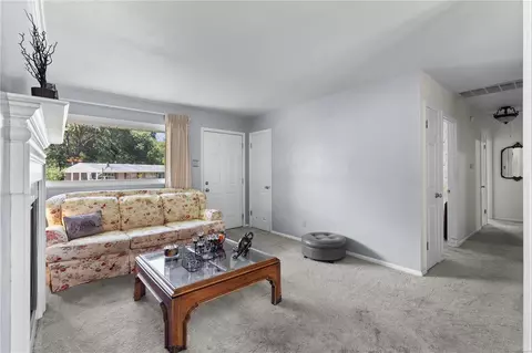 322 Spring Meadows Dr, Manchester, MO 63011 photo 5