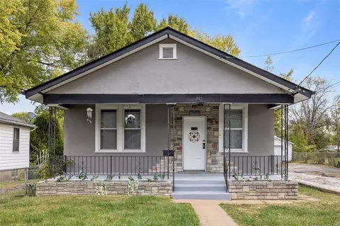 355 Rauhut Ave, Saint Louis, MO 63125