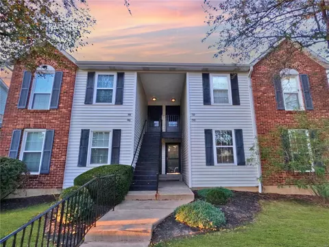 152 Old Buggy Ct #D, St. Peters, MO 63304