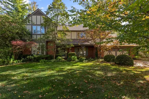 1260 Glenvista Pl, Glendale, MO 63122