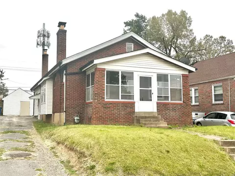 3514 Belaire Pl, Saint Louis, MO 63121