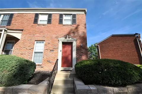 1241 Clarkson Ct #1241, Ellisville, MO 63011