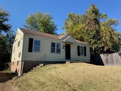 445 Jehling Dr, Saint Louis, MO 63135