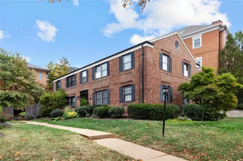 31 Topton Way #2W, Saint Louis, MO 63105