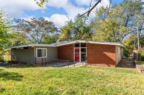 6935 Midwood Ave, Hazelwood, MO 63042