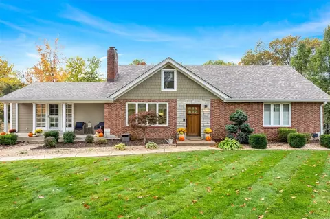 19 Oleander Dr, Saint Louis, MO 63128