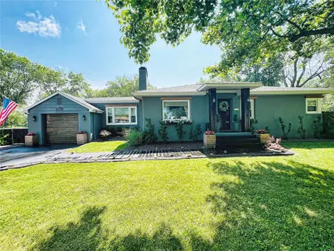 331 Hutchinson Rd, Ellisville, MO 63011