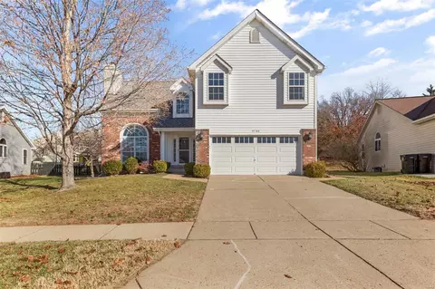 9735 Concord Hills Ct, Affton, MO 63123