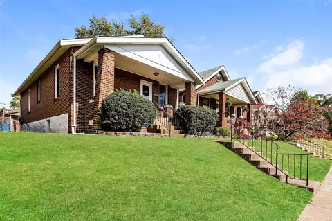 5427 Gresham Ave, Saint Louis, MO 63109 photo 2