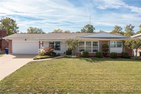9156 Pardee Spur, Crestwood, MO 63126