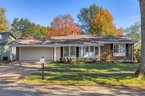 665 Lemonwood Dr, Ballwin, MO 63021