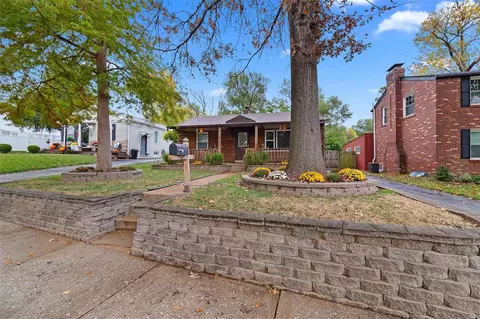 2120 Bredell Ave, Saint Louis, MO 63143