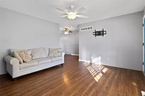 701 Clover Ln, O'fallon, MO 63366 photo 4