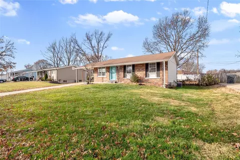 701 Clover Ln, O'fallon, MO 63366 photo 2