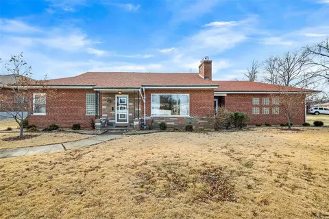 5982 Keith Pl, Saint Louis, MO 63109