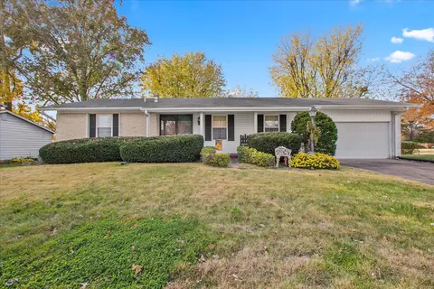 1691 Sherwood Forest Dr, Florissant, MO 63031