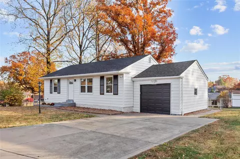 11000 Golf Crest Dr, Saint Louis, MO 63126