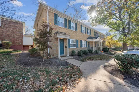 1578 E Swan Cir, Saint Louis, MO 63144