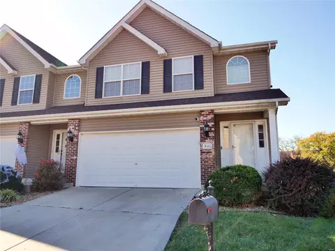 3516 Candlebrook Ct, Florissant, MO 63034