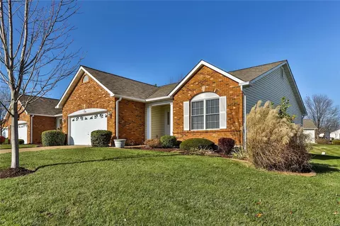 1 Robert Terrace Ct, Dardenne Prairie, MO 63368