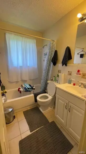 4032 Esseldale Dr, Saint Ann, MO 63074 photo 6