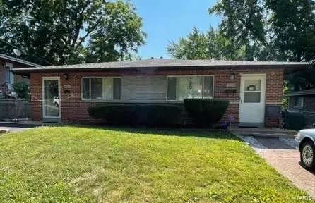 4032 Esseldale Dr, Saint Ann, MO 63074