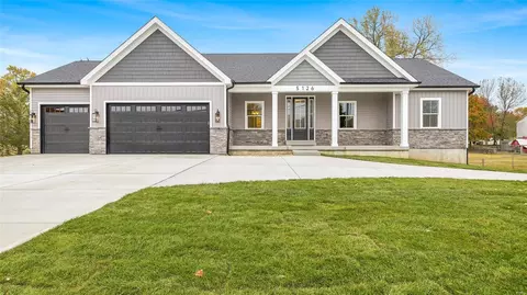 5126 Ambs Rd, Saint Louis, MO 63128