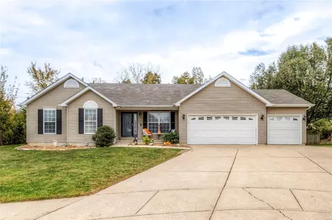 1928 Bonnie Brook Ln, Wentzville, MO 63385