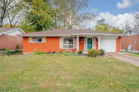 2631 Wessex Dr, Saint Louis, MO 63125