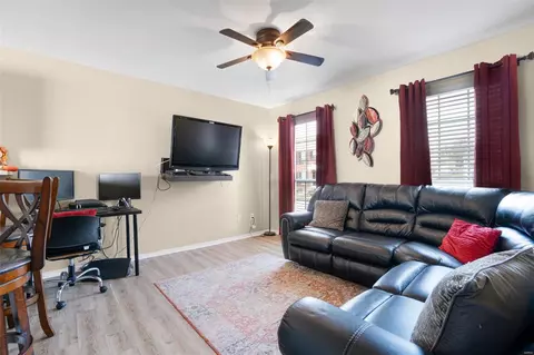 716 Hyde Dr, O'fallon, MO 63366 photo 4