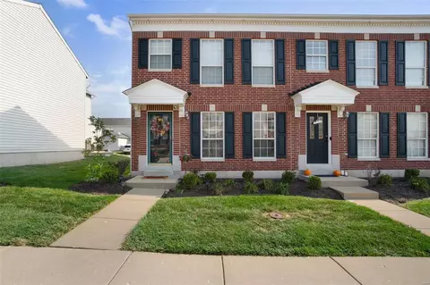 716 Hyde Dr, O'fallon, MO 63366