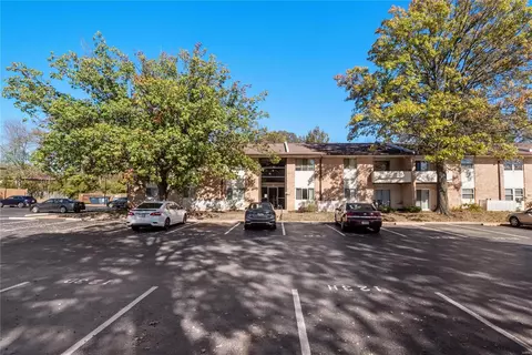 10135 Sakura Dr #C, Saint Louis, MO 63128