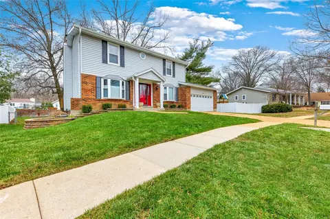 710 Windingpath Ln, Manchester, MO 63021 photo 2
