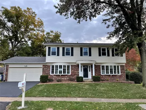 12920 Weatherfield Dr, Saint Louis, MO 63146