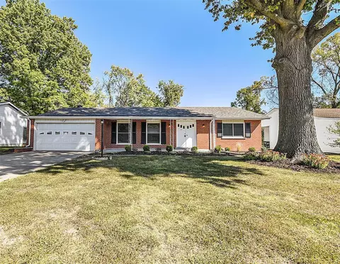 2005 Jenner Ln, Saint Louis, MO 63138