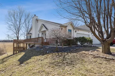 1300 Eagles Way Ct, Hazelwood, MO 63042