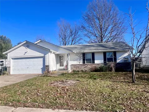1696 Knightwood Lane Ln, O'fallon, MO 63366