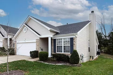 850 Whispering Village Cir, Ballwin, MO 63011
