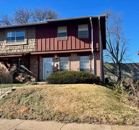 8876 Santa Bella Dr, Hazelwood, MO 63042