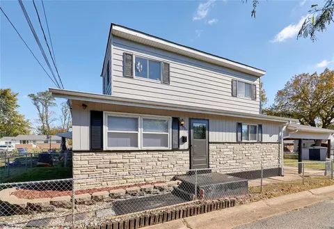 8026 Zellie Ave, Saint Louis, MO 63125