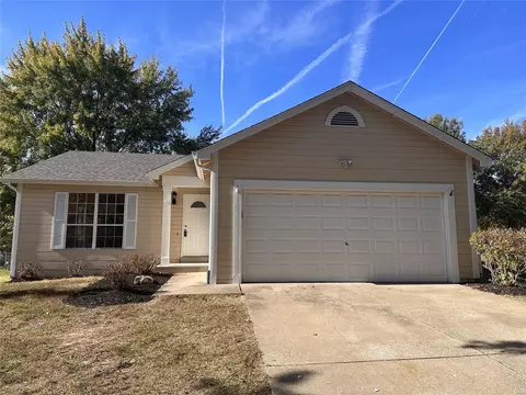 807 Whispering Rock Dr, O'fallon, MO 63366