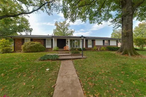 11507 Darlington Dr, Saint Louis, MO 63138