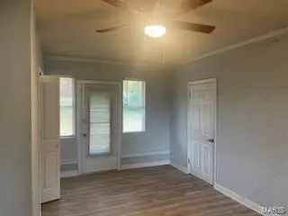 10532 Seaton Dr, Saint Louis, MO 63137 photo 5